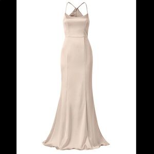 Never born bridesmaid dress! Perfect for spring or summer wedding! Amsale